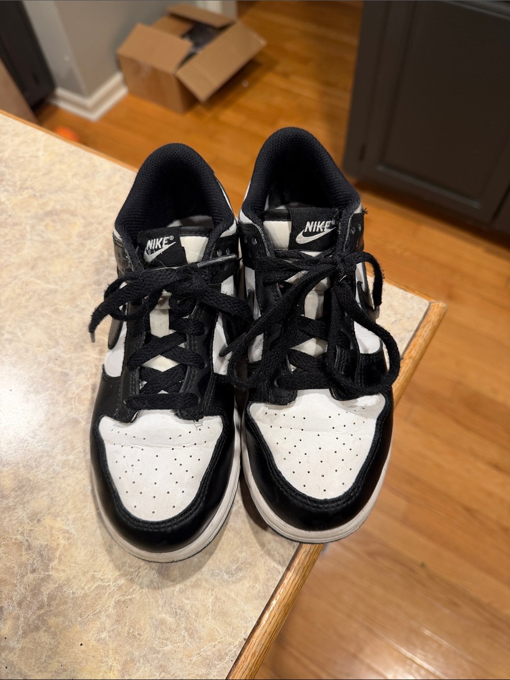 Nike Kids Black and White Low-Top Sneakers with Lace-Up